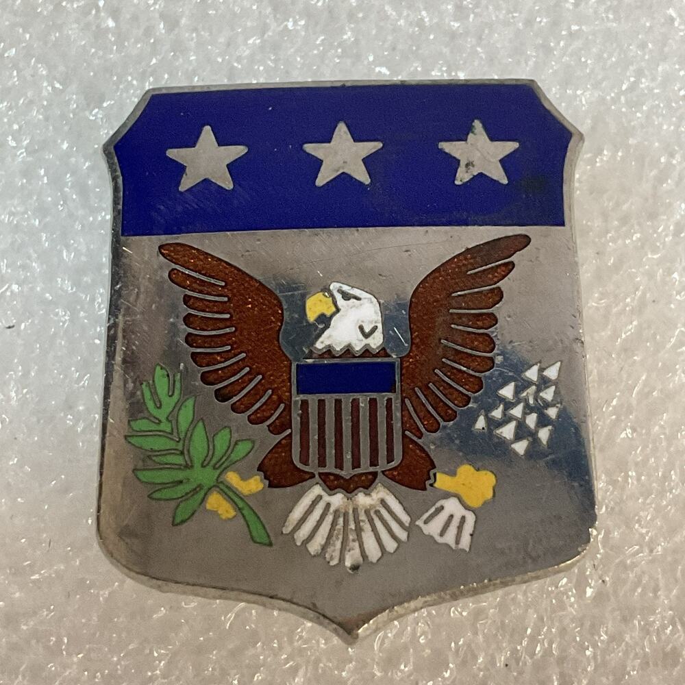 US Army 3 Star War College WW2 Heraldic Crest Silver Tone Pin GnuCollectibles